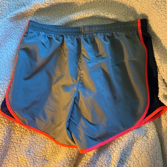Nike Running Shorts - Picture 3 of 3